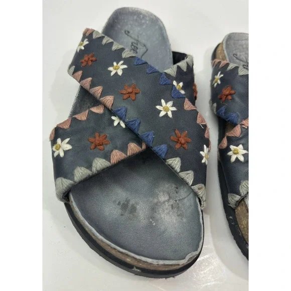 Free People Wildflowers Embroidered Floral Sandals Blue Slides Size 38 US 7.5 - Picture 4 of 11
